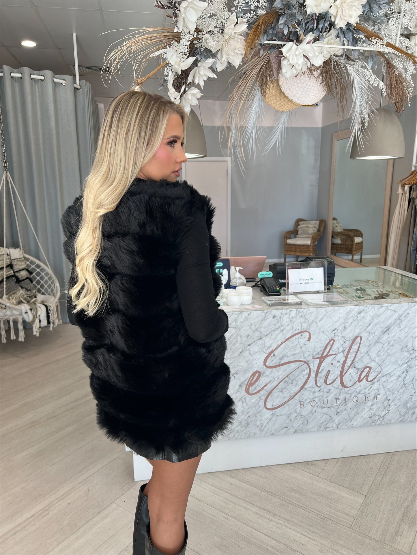 MIAMI FUAX FUR VEST - BLACK